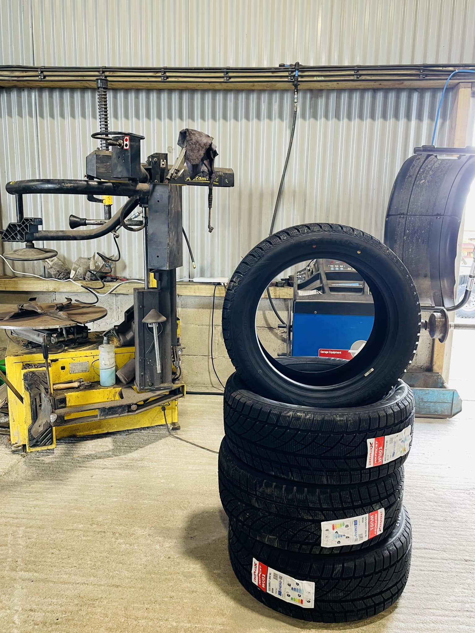 Heavy Machinery Tyre Service